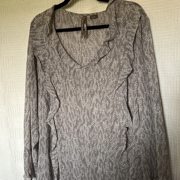 EUC 2X flowy ruffle front sheer blouse - Picture 4 of 9